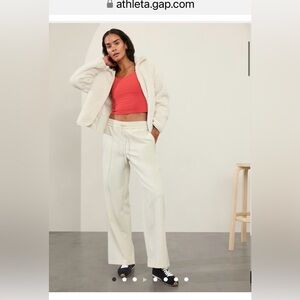 Athleta Endeavor High Rise Relaxed Pant in Dove, Size 0